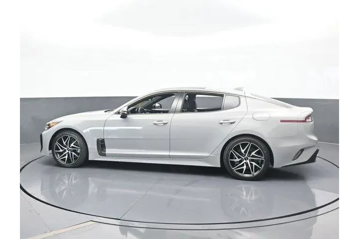 $17899 : Kia Stinger 2022 GT-Line 4dr image 3