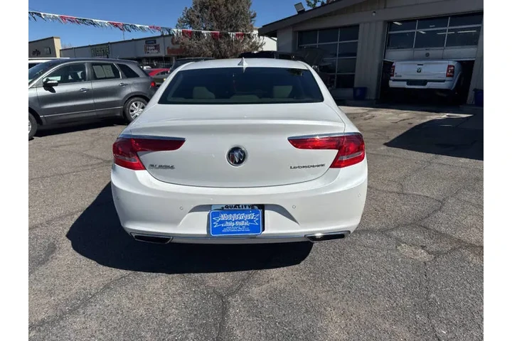 2017 LaCrosse Essence image 10