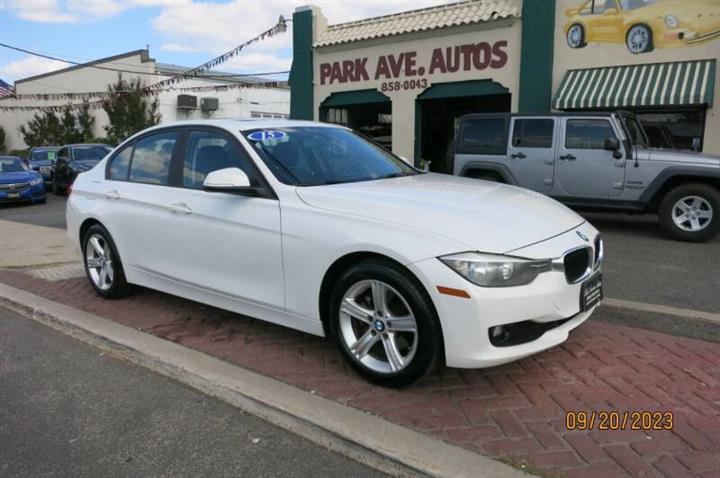 $13995 : 2015 BMW 3 Series 320i xDrive image 1