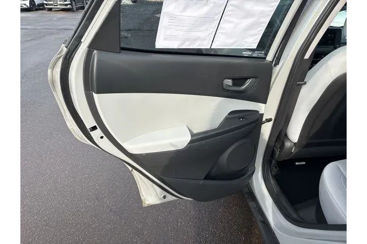 $19495 : Hyundai KONA 2023 AWD SEL 4d image 9