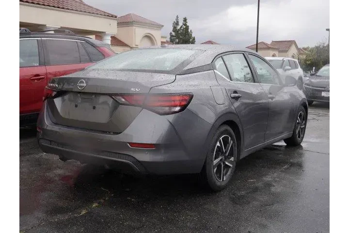 $18290 : Nissan Sentra 2024 SV 4dr Se image 3