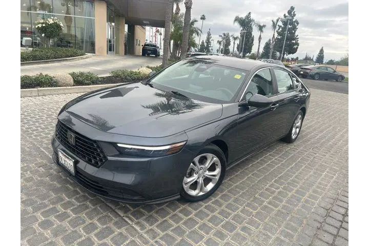 $22995 : Honda Accord 2024 LX 4dr Sed image 2