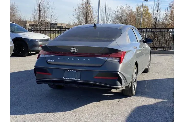 $20108 : Hyundai ELANTRA 2024 SEL 4dr image 7