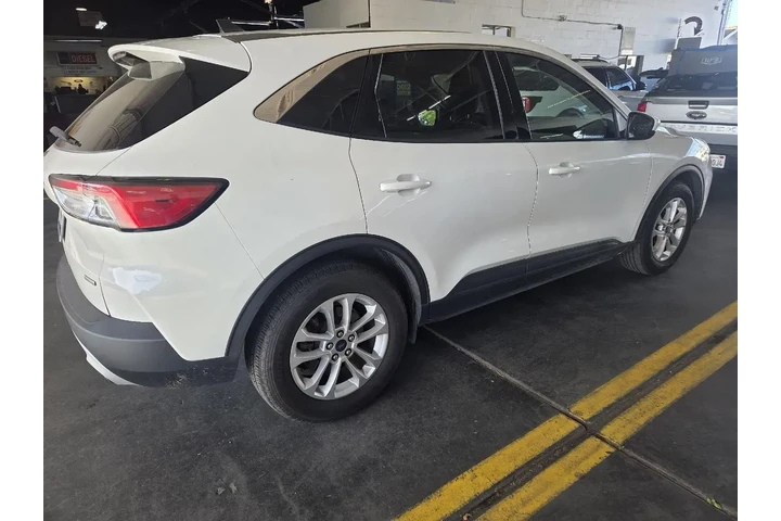 $16950 : Ford Escape 2020 SE 4dr SUV image 8