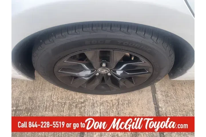 $23180 : Toyota Avalon 2022 XLE 4dr S image 4