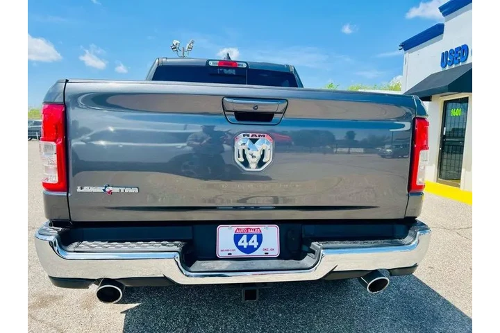 $29995 : 2021 RAM 1500 Big Horn Crew C image 6