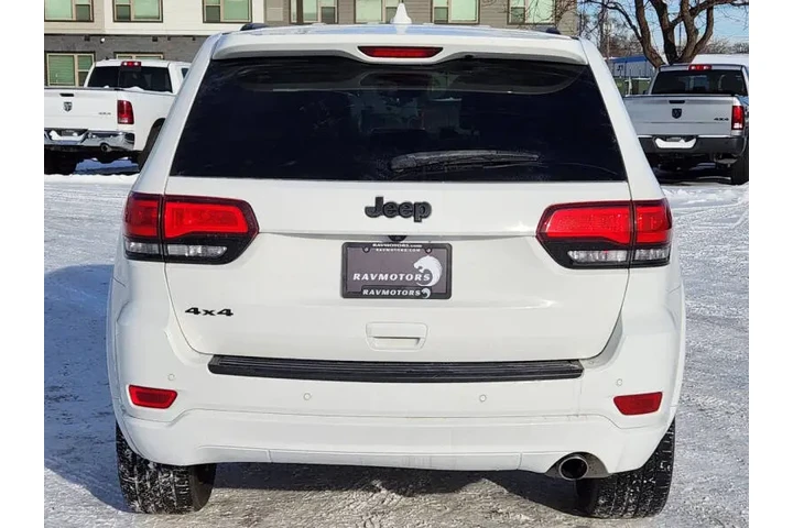 $19995 : 2021 Grand Cherokee Laredo X image 9