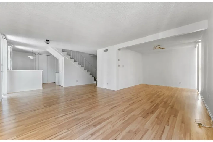 $1900 : 2 Bed Apartment in Central LA image 4