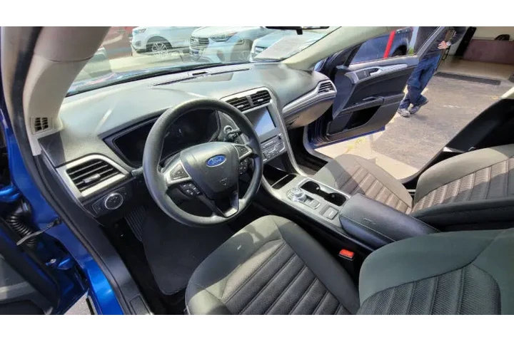 $11995 : 2018 Fusion SE image 10