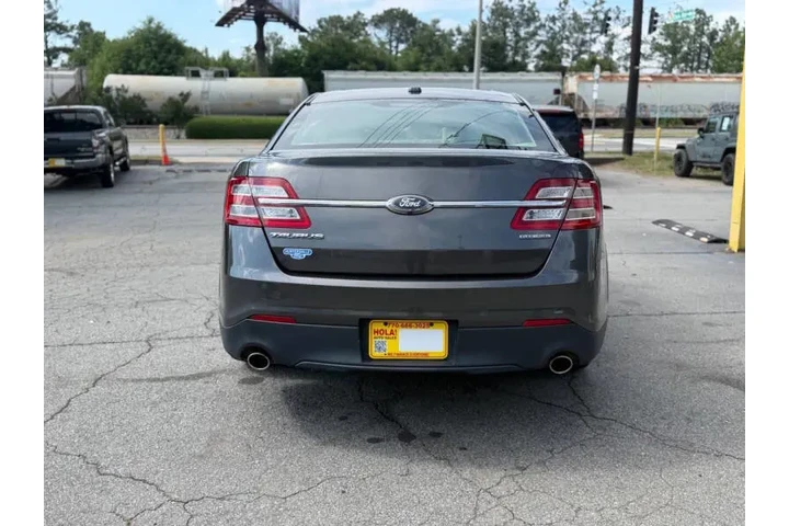 2017 Taurus SE image 5