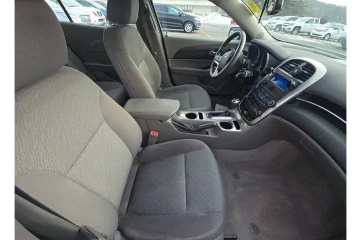 $7995 : 2014 Malibu LS image 6