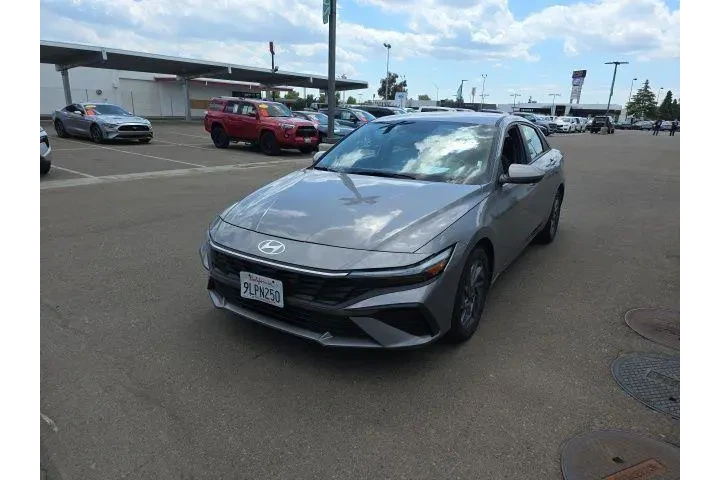 $20500 : Hyundai ELANTRA 2024 SEL 4dr image 1