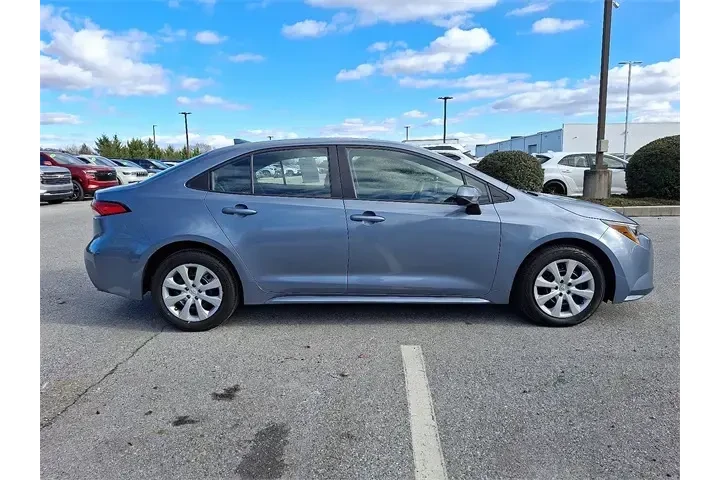 $21790 : Toyota Corolla 2024 LE 4dr S image 7