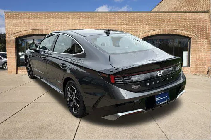 $25500 : Hyundai SONATA 2024 SEL 4dr image 6