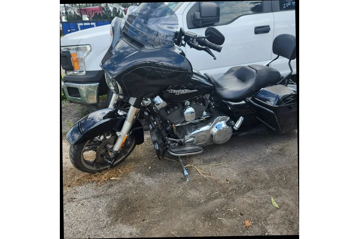 $15900 : 2015 HARLEY-DAVIDSON FLHTCU U image 10