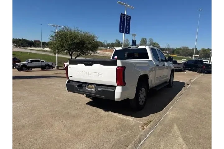 $36988 : Toyota Tundra 2024 4x4 SR 4d image 8