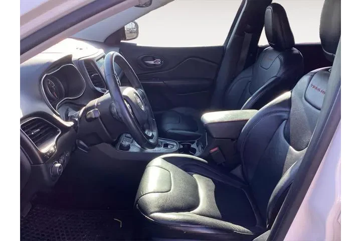 $24000 : Jeep Cherokee 2019 4x4 Trail image 4