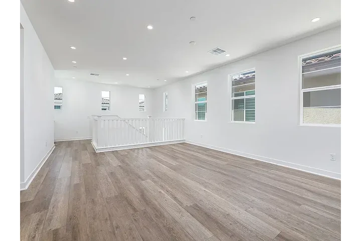 $4000 : Classic 3bd 3ba @ Huntington image 6