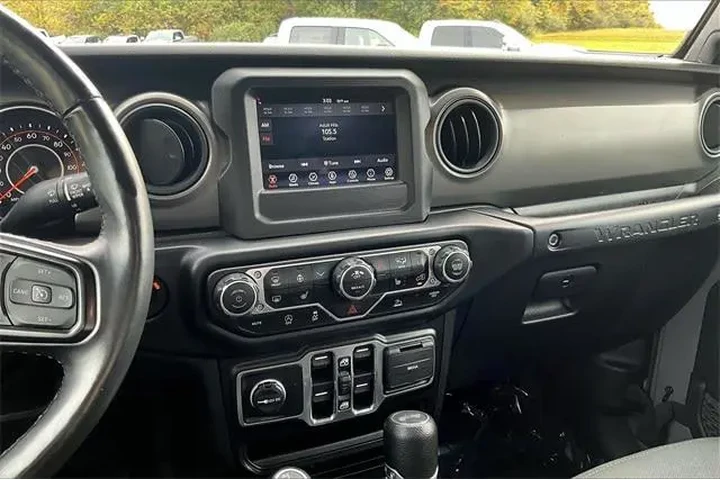 $31140 : Jeep Wrangler Unlimited 2022 image 6