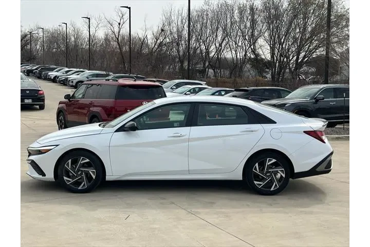 $20834 : Hyundai ELANTRA 2025 SEL Spo image 6