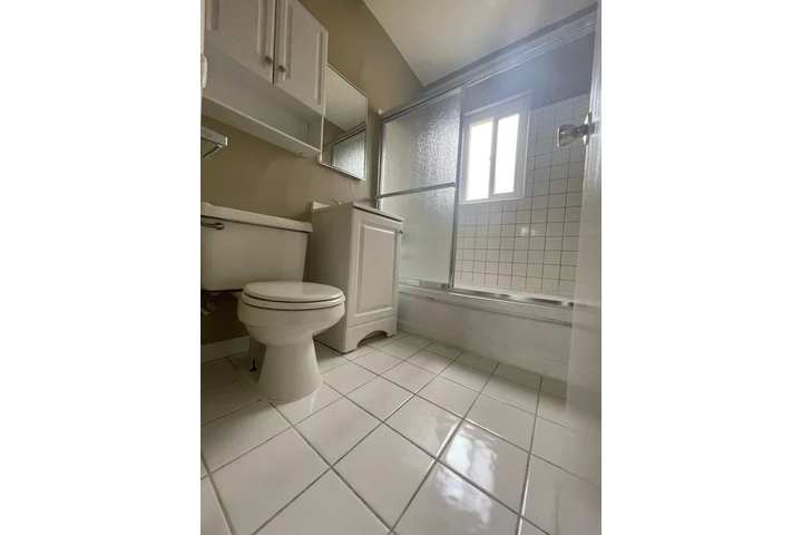 $1799 : 2BED - Santa Fe Apartments LB! image 9