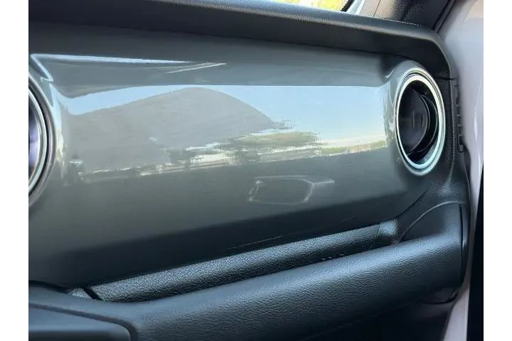 $33989 : Jeep Wrangler Unlimited 2022 image 8