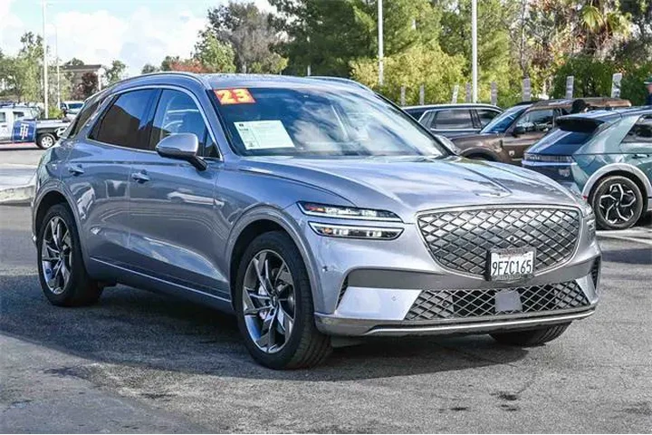 $34000 : Genesis Electrified GV70 202 image 3