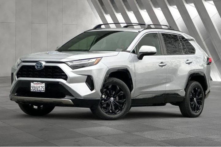 $33400 : Toyota RAV4 Hybrid 2022 AWD image 2