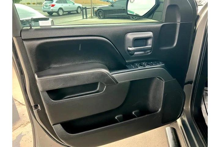 $19950 : 2017 Silverado 1500 LT Crew C image 10