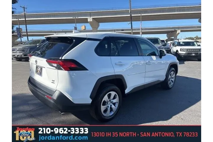 $24950 : Toyota RAV4 2022 AWD LE 4dr image 7