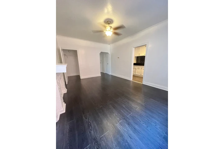 $1895 : 1 Bedroom Apartment for Rent! image 4