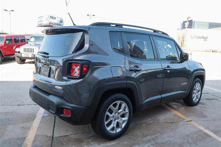 $14988 : 2016 Renegade Latitude image 5