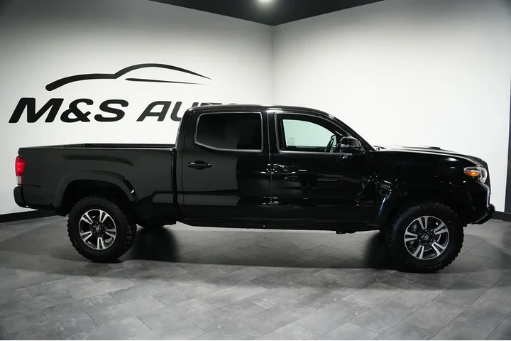 $28761 : 2017 Tacoma image 5