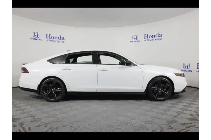 $28875 : Honda Accord Hybrid 2023 Spo image 8