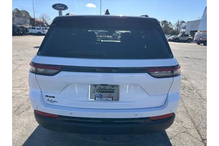 $30980 : Jeep Grand Cherokee 2024 4x4 image 4