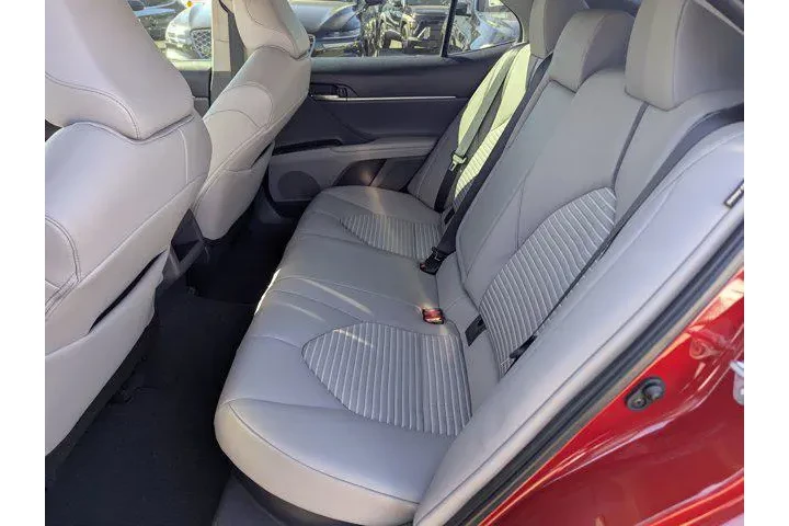 $25999 : Toyota Camry Hybrid 2022 SE image 8