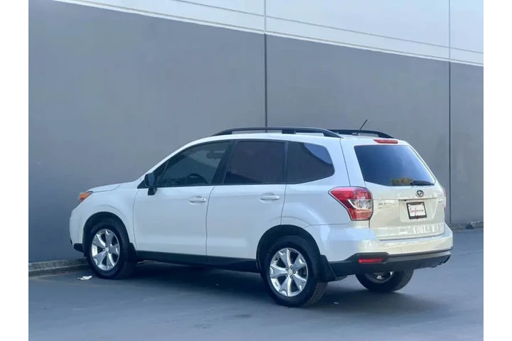 $9940 : 2015 Forester 2.5i image 8