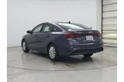 $16998 : Kia Forte 2023 LX 4dr Sedan thumbnail