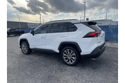 $19981 : Toyota RAV4 2019 XLE Premium thumbnail