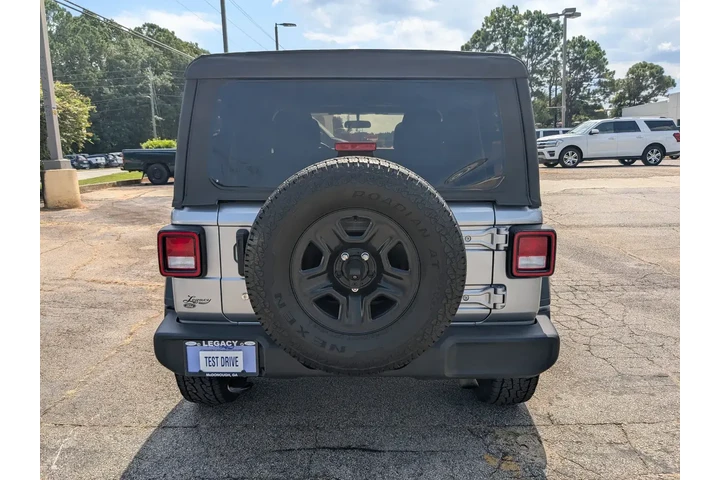 $25995 : Jeep Wrangler Unlimited 2018 image 5