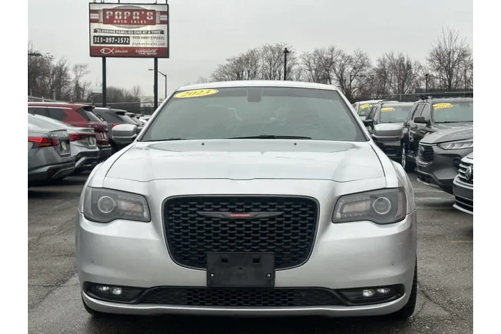 $26995 : 2023 300 S V6 image 6