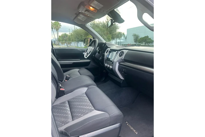 $24000 : " TOYOTA TUNDRA SR5 2018 " image 3