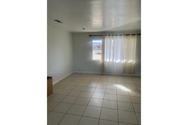 $2149 : House for Rent in Apple Valley image 5