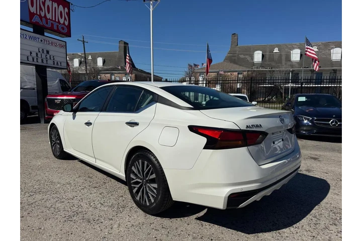 2024 Altima 2.5 SV image 4