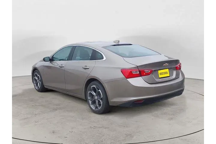 $22488 : Chevrolet Malibu 2024 LT 4dr image 3