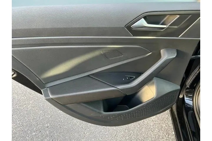 $17910 : Volkswagen Jetta 2024 SE 4dr image 6