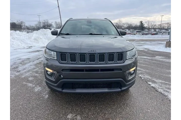 $17904 : Jeep Compass 2021 4x4 80th A image 2