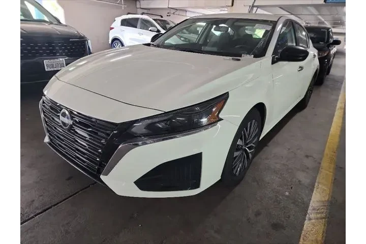 $18995 : Nissan Altima 2025 2.5 SV 4d image 4