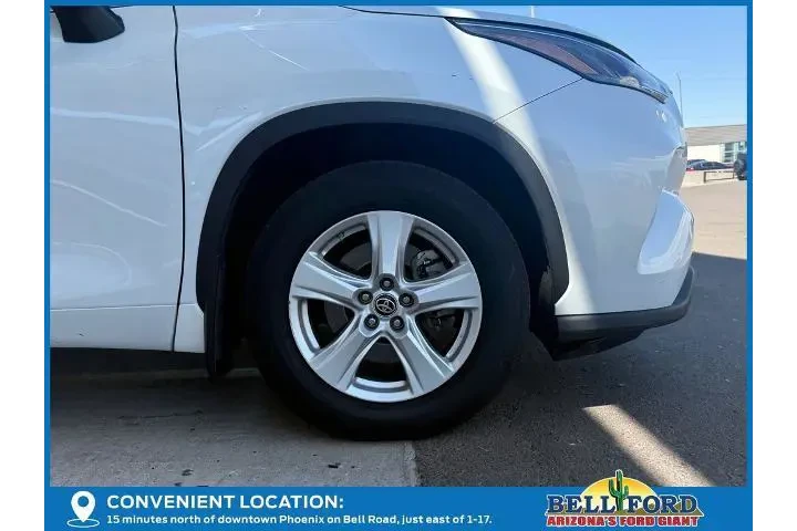 $32745 : Toyota Highlander 2022 AWD L image 6