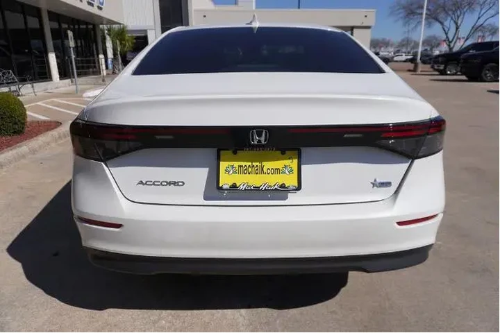 $27888 : Honda Accord 2025 LX 4dr Sed image 5